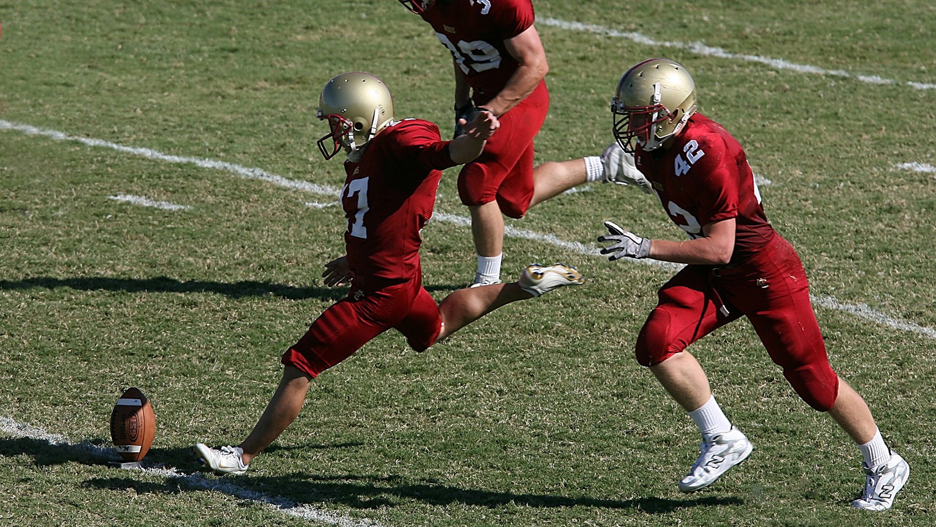 “青训专家引入国际先进理念，提升少年训练水平”，青年训练队