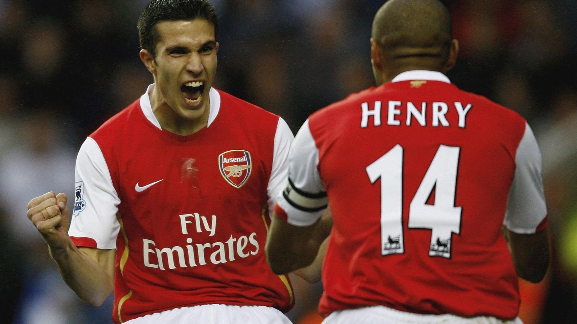 球星魅力：场上场下的多重角色解读，场上球员